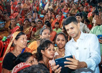 ଗଜପତି ଚନ୍ଦ୍ରଗିରିରେ 5T ଅଧ୍ୟକ୍ଷ କାର୍ତ୍ତିକ ପାଣ୍ଡିଆନଙ୍କ ପ୍ରଚାର