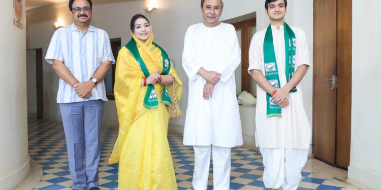 ବିଜେଡିରେ ଯୋଗଦେଲେ ଦେବଗଡ଼ ରାଣୀ ଅରୁନ୍ଧତୀ ଦେବୀ