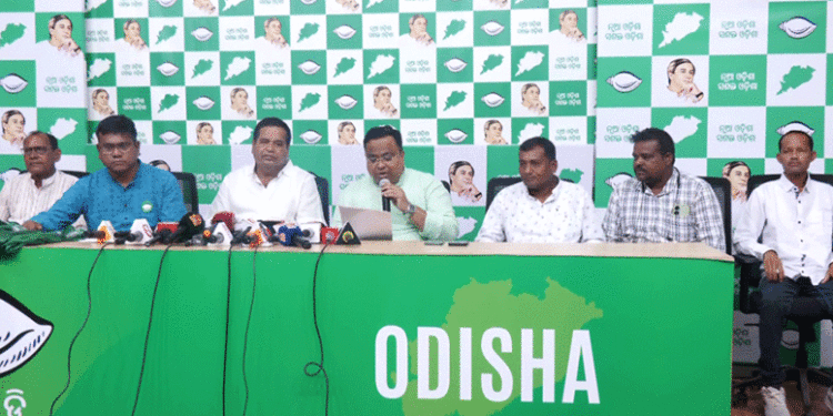 ବିଜେଡିରେ ସାମିଲ ହେଲେ ରବୀନ୍ଦ୍ର କୁମାର ପାଟଯୋଶୀ