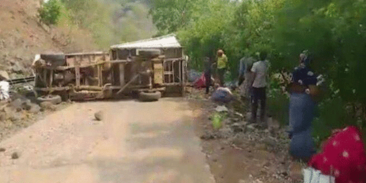 ଛତିଶଗଡ଼ର କଓ୍ଵାର୍ଧାରେ ପିକ୍‌ ଅପ୍‌ ଗାଡ଼ି ଓଲଟି ପଡ଼ିବାରୁ ୧୭ ମୃତ