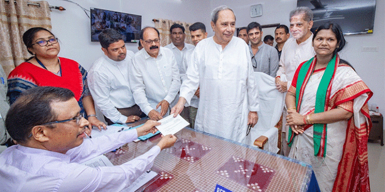 କଣ୍ଟାବାଞ୍ଜି ବିଧାନସଭା ପାଇଁ ନାମାଙ୍କନ ଦାଖଲ କଲେ ମୁଖ୍ୟମନ୍ତ୍ରୀ ନବୀନ ପଟ୍ଟନାୟକ