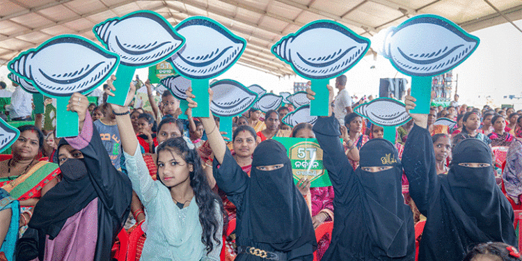 ତଳସରାରେ ବିଜେଡି ନେତା କାର୍ତ୍ତିକ ପାଣ୍ଡିଆନଙ୍କ ପ୍ରଚାର