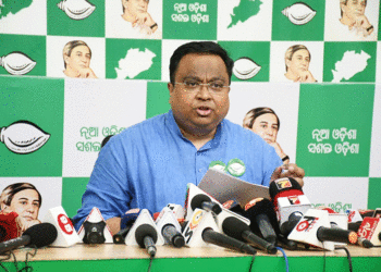 ପ୍ରଶାନ୍ତ ଜଗଦ୍ଦେବ ଭଳି ଜଣେ ଗୁଣ୍ଡାକୁ ନିର୍ଦ୍ଦୋଷ ସଜାଇବା ପାଇଁ ପ୍ରତିଯୋଗିତା କରୁଛନ୍ତି ବିଜେପି ନେତା: ବିଜେଡି