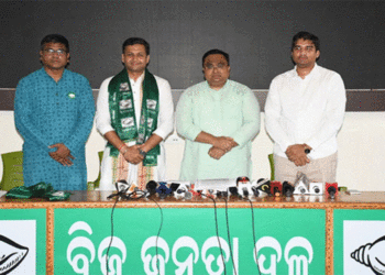 ବିଜେଡ଼ିରେ ଯୋଗଦେଲେ ଆଠମଲ୍ଲିକ ନିର୍ବାଚନ ମଣ୍ଡଳୀର ବିଜେପି ନେତା ସଂଗ୍ରାମ ମହାପାତ୍ର