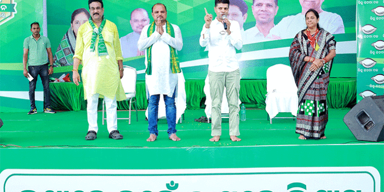 ବାଲେଶ୍ୱର ଓ ଭଦ୍ରକ ଲୋକସଭା କ୍ଷେତ୍ରରେ କାର୍ତ୍ତିକ ପାଣ୍ଡିଆନଙ୍କ ଜୋର୍ଦାର ପ୍ରଚାର