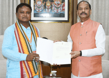 ମୋହନ ମାଝୀଙ୍କ ପୂରା ରାଜନୈତିକ କ୍ୟାରିୟର୍
