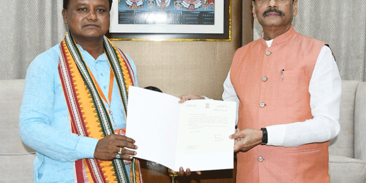 ମୋହନ ମାଝୀଙ୍କ ପୂରା ରାଜନୈତିକ କ୍ୟାରିୟର୍