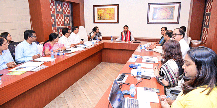 ଲୋକାଭିମୁଖୀ ବଜେଟ୍ ପ୍ରସ୍ତୁତ କରିବାକୁ ପରାମର୍ଶ ଦେଲେ ମୁଖ୍ୟମନ୍ତ୍ରୀ