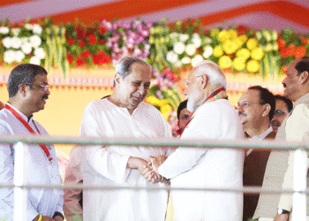 ପୂର୍ବତନ ମୁଖ୍ୟମନ୍ତ୍ରୀ, ପ୍ରଧାନମନ୍ତ୍ରୀ ମୋଦୀଙ୍କ ସହ କଲେ ଭାବ ବିନିମୟ