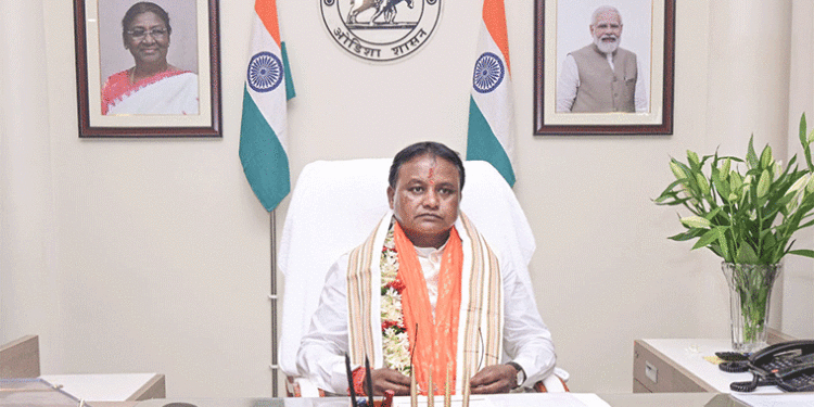 ଲୋକସେବା ଭବନରେ କାର୍ଯ୍ୟ ଆରମ୍ଭ କଲେ ମୁଖ୍ୟମନ୍ତ୍ରୀ