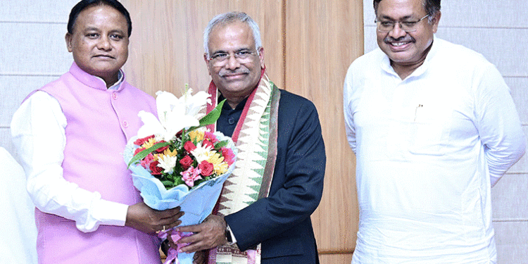 ମୁଖ୍ୟମନ୍ତ୍ରୀଙ୍କୁ ସୌଜନ୍ୟମୂଳକ ସାକ୍ଷାତ କଲେ ଆଡଭୋକେଟ୍ ଜେନେରାଲ