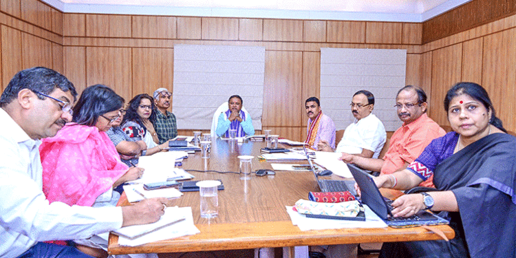 ଅନୁସୂଚିତ ଜନଜାତି ଓ ଜାତି ଉନ୍ନୟନ ବିଭାଗ କାର୍ଯ୍ୟକ୍ରମର ସମୀକ୍ଷା