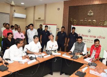 ଶିଳ୍ପମନ୍ତ୍ରୀଙ୍କ ଖୋର୍ଦ୍ଧା ଗସ୍ତ ଓ ବିଭିନ୍ନ ଶିଳ୍ପାଞ୍ଚଳ ପରିଦର୍ଶନ