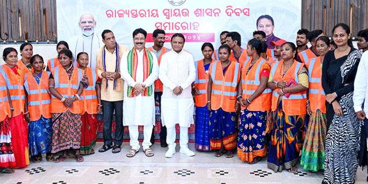 ୩୦ଟି ଜିଲ୍ଲାରେ ୧୧୫୧ କୋଟି ଟଙ୍କାର ୪୮୧ଟି ବିଭିନ୍ନ ଉନ୍ନତି ମୂଳକ ପ୍ରକଳ୍ପର ଲୋକାର୍ପଣ ଓ ଭିତ୍ତିପ୍ରସ୍ତର ସ୍ଥାପନ କଲେ ମୁଖ୍ୟମନ୍ତ୍ରୀ