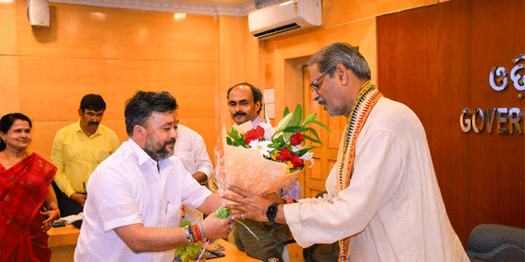 କନକ ବର୍ଦ୍ଧନ ସିଂହଦେଓଙ୍କ ସହ ରୟାଲ ଇଣ୍ଡିଆ କମ୍ପାନୀ ପ୍ରତିନିଧିଙ୍କ ବୈଠକ