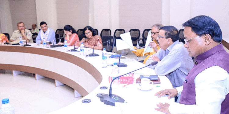 ବାତ୍ୟା ଆଶ୍ରୟସ୍ଥଳରେ ଲୋକଙ୍କୁ ନିୟମିତ ରନ୍ଧା ଖାଦ୍ୟଦେବାକୁ ନିର୍ଦ୍ଦେଶ