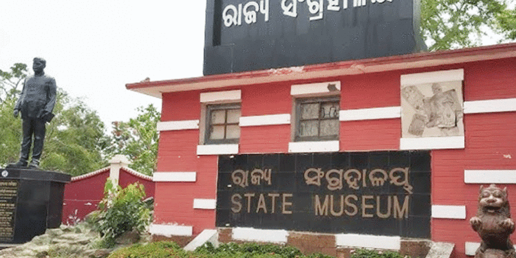 ବାତ୍ୟା ପାଇଁ ୨ଦିନ ବନ୍ଦ ରହିବ ବିଭିନ୍ନ ଅନୁଷ୍ଠାନ