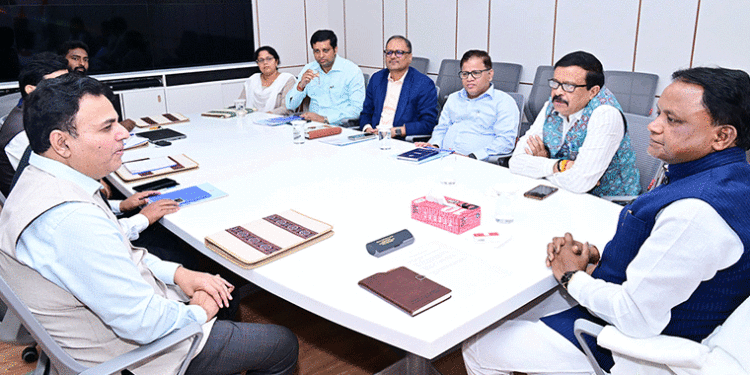 ମୁଖ୍ୟମନ୍ତ୍ରୀଙ୍କୁ ଭେଟିଲେ ଆନ୍ତଃ-ମନ୍ତ୍ରାଳୟ କେନ୍ଦ୍ରୀୟ ଟିମ୍