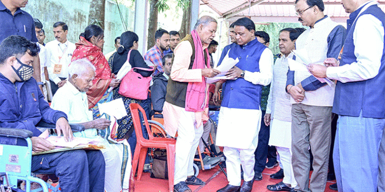 ପୁଣି ଆରମ୍ଭ ହେଲା ଅଭିଯୋଗ ଶୁଣାଣି: ଲୋକଙ୍କ ମୁଖ୍ୟମନ୍ତ୍ରୀ ଶୁଣିଲେ ଅଭିଯୋଗ