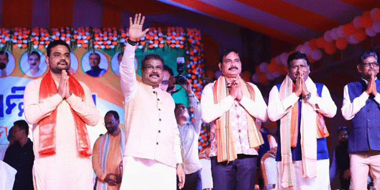 ପାରାଦ୍ବୀପ ହେବ ପୂର୍ବୋଦୟ ମିଶନର ବିକାଶ ଦୀପ: ଧର୍ମେନ୍ଦ୍ର