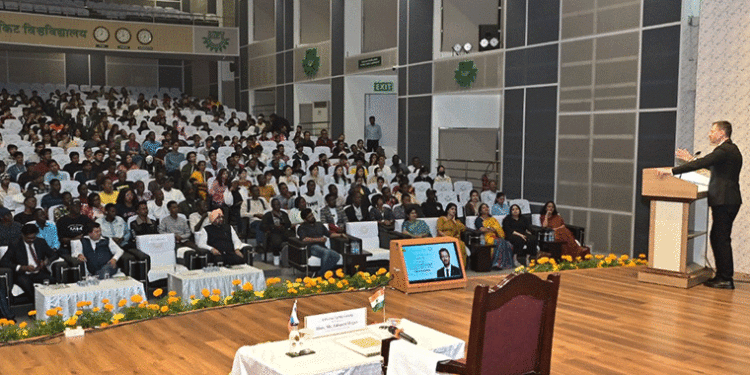 କିଟ୍‍ ନଲେଜ୍‍ ଟ୍ରି ବକ୍ତୃତାମାଳା: ଛାତ୍ରଛାତ୍ରୀମାନେ ଶିକ୍ଷା ସହ ନୈତିକତା ବଜାୟ ରଖନ୍ତୁ: ଏଡ୍‍ୱାର୍ଡ ହେଗର