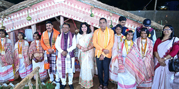 ଆଦିବାସୀ ମେଳା ଉଦଘାଟିତ: ଶହୀଦ ମାଧୋ ସିଂହ ହାତଖର୍ଚ୍ଚ ଯୋଜନାର ଶୁଭାରମ୍ଭ କଲେ ମୁଖ୍ୟମନ୍ତ୍ରୀ