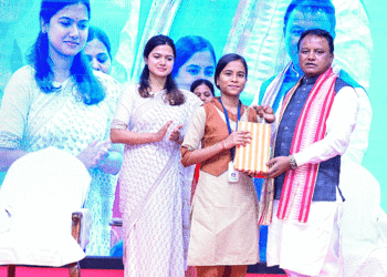ପରୀକ୍ଷା ପୂର୍ବରୁ ପିଲାଙ୍କ ମନୋବଳ ବୃଦ୍ଧି କଲେ ଦେଶରେ ପ୍ରଧାନମନ୍ତ୍ରୀ, ରାଜ୍ୟରେ ମୁଖ୍ୟମନ୍ତ୍ରୀ