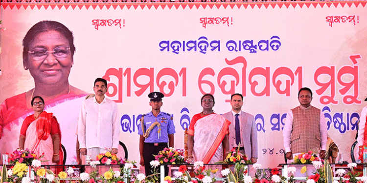 କଣ୍ଟିଲୋ ନୀଳମାଧବଙ୍କ ଦର୍ଶନ କଲେ ମହାମହିମ