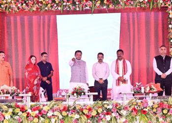 କଳାହାଣ୍ଡିରେ ଅନ୍ତ୍ୟୋଦୟ ଗୃହ ଯୋଜନାର ରାଜ୍ୟସ୍ତରୀୟ ଶୁଭାରମ୍ଭ କଲେ ମୁଖ୍ୟମନ୍ତ୍ରୀ