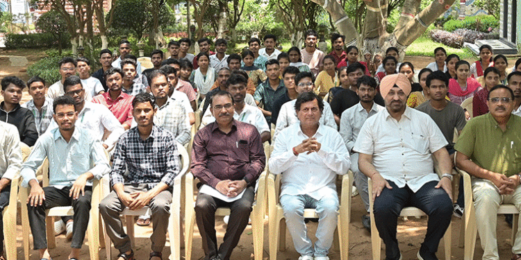 କିଟ୍‍ ରେ ପଢ଼ୁଥିବା କିସ୍‍ର ୧ଶହ ଛାତ୍ରଛାତ୍ରୀ ପାଇଲେ କ୍ୟାମ୍ପସ ପ୍ଲେସମେଣ୍ଟ