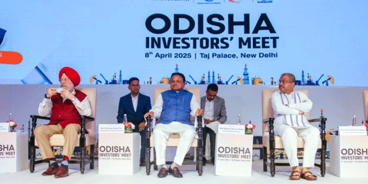 ମୁଖ୍ୟମନ୍ତ୍ରୀଙ୍କ ଉପସ୍ଥିତିରେ ନିବେଶକ ସମ୍ମିଳନୀ : ୧୩ଟି ଏମ୍ଓୟୁ ସ୍ୱାକ୍ଷରିତ