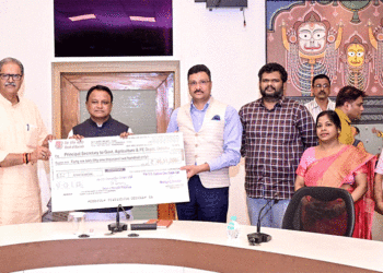 ବିଭିନ୍ନ ନିଗମ ପକ୍ଷରୁ ରାଜ୍ୟ ସରକାରଙ୍କୁ ଲାଭାଂଶ ପ୍ରଦାନ