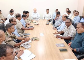 ସମ୍ଭାବ୍ୟ ଯୁଦ୍ଧ ପରିସ୍ଥିତି ର ମୁକାବିଲା ନିମନ୍ତେ ଜରୁରୀ କାଳୀନ ବୈଠକ ଅନୁଷ୍ଠିତ