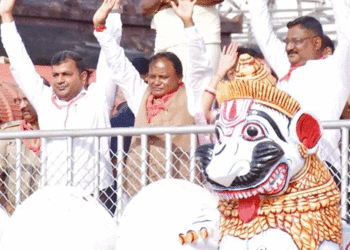 ସ୍ନାନବେଦୀରେ ଚତୁର୍ଦ୍ଧାମୂର୍ତ୍ତିଙ୍କୁ ଦର୍ଶନ କଲେ ମୁଖ୍ୟମନ୍ତ୍ରୀ
