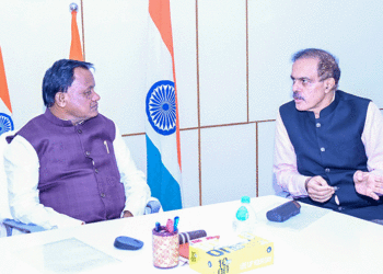 ମୁଖ୍ୟମନ୍ତ୍ରୀଙ୍କୁ ସାକ୍ଷାତ କଲେ ଅର୍ଥ କମିଶନ ଅଧ୍ୟକ୍ଷ