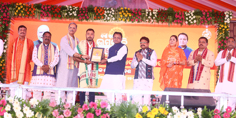 ବଲାଙ୍ଗୀର ଠାରେ ରାଜ୍ୟସ୍ତରୀୟ କୃଷକ ଶକ୍ତି ସମାବେଶ ଅନୁଷ୍ଠିତ, ଯୋଗଦେଲେ ମୁଖ୍ୟମନ୍ତ୍ରୀ