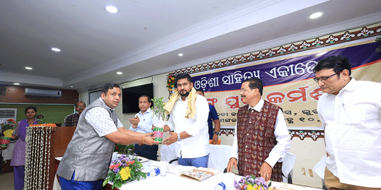 ଓଡ଼ିଶାର ସମୃଦ୍ଧ ଇତିହାସ ଯୁବପିଢ଼ିଙ୍କ ପାଇଁ ମାର୍ଗଦର୍ଶକ ଭଳି କାର୍ଯ୍ୟ କରୁ : ସୂର୍ଯ୍ୟବଂଶୀ ସୂରଜ