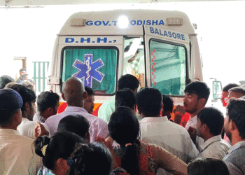 ଏଫ୍‌ଏମ୍‌ କଲେଜ ଛାତ୍ରୀ ଆତ୍ମାହୂତି ଘଟଣା : ପ୍ରିନ୍ସିପାଲ ଓ ଏଚ୍‌ଓଡି ସସପେଣ୍ଡ, ଅଧ୍ୟାପକ ଗିରଫ