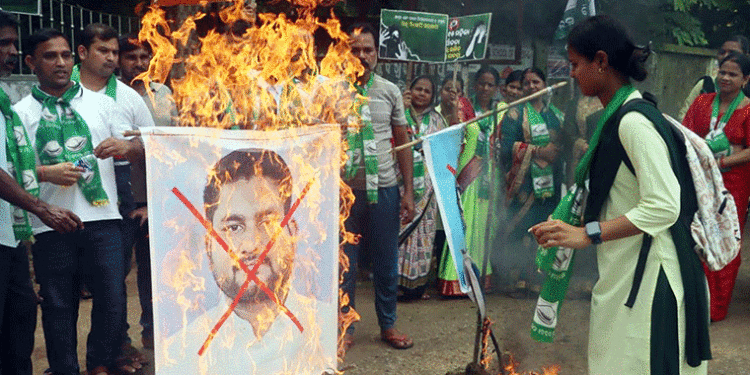 ସୌମ୍ୟାଶ୍ରୀ ମୃତ୍ୟୁ ଘଟଣା: ସବୁଠି ବିଦ୍ରୋହର ନିଆଁ, ବିକ୍ଷୋଭ ପ୍ରଦର୍ଶନ