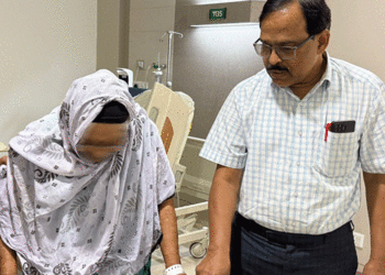 କିମ୍‍ସରେ ୮୭ବର୍ଷ ବୟସ୍କା ମହିଳାଙ୍କ ଦୁଇ ଆଣ୍ଠୁ ପ୍ରତିରୋପଣ
