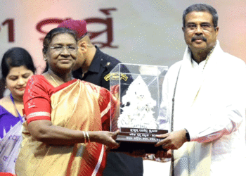 କଳିଙ୍ଗ ରତ୍ନ ପୁରସ୍କାର-୨୦୨୪ ପ୍ରଦାନ କଲେ ରାଷ୍ଟ୍ରପତି