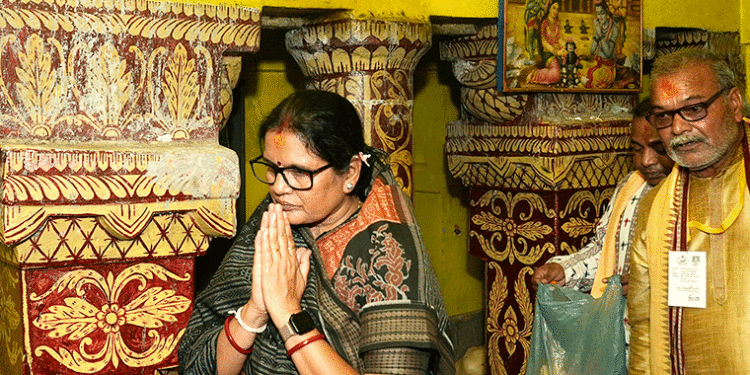 ପାତାଳି ଶ୍ରୀକ୍ଷେତ୍ର ଦର୍ଶନ କଲେ ଉପମୁଖ୍ୟମନ୍ତ୍ରୀ ପ୍ରଭାତୀ ପରିଡ଼ା
