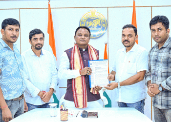 ମୁଖ୍ୟମନ୍ତ୍ରୀଙ୍କୁ ଭେଟିଲେ ସ୍ୱାସ୍ଥ୍ୟ ମିଶନ ପରିଚାଳନା କର୍ମଚାରୀ ସଙ୍ଘ