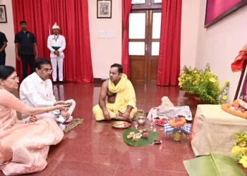 ରାଜଭବନରେ ନୂଆଁଖାଇ: ରାଜ୍ୟବାସୀଙ୍କ ଶୁଭ ମନାସିଲେ ରାଜ୍ୟପାଳ