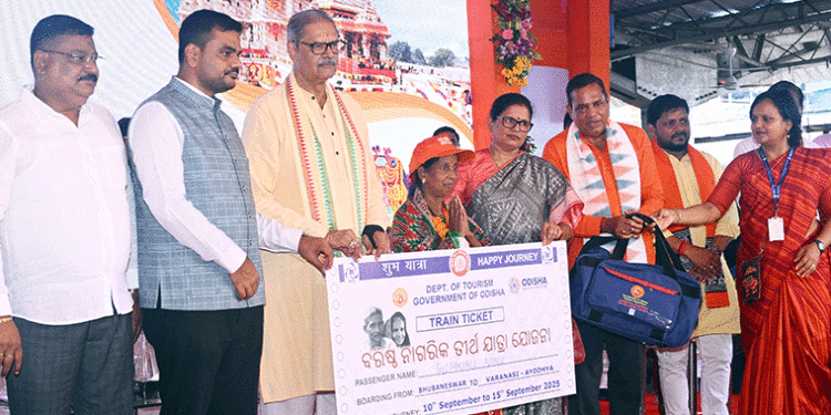 ତୀର୍ଥଯାତ୍ରା ଯୋଜନା: ଅଯୋଧ୍ୟା-ବାରଣାସୀ ଗଲେ ବରିଷ୍ଠ ନାଗରିକ