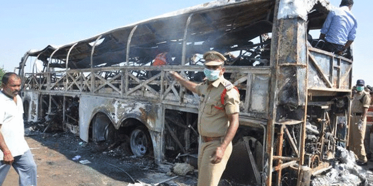 ଦୁର୍ଘଟଣା ପରେ ଆନ୍ଧ୍ରରେ ଜଳିଗଲା ଓଡ଼ିଶା ବସ୍‌: ୨୦ ଜୀବନ୍ତ ଦଗ୍ଧ