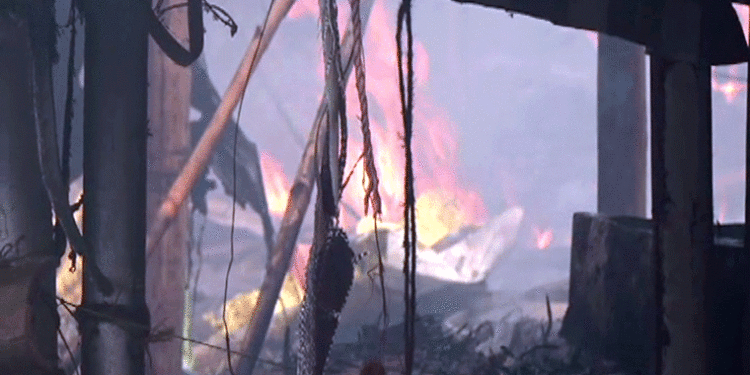 ଭୁବନେଶ୍ବର ୧ ନମ୍ବର ହାଟରେ ଅଗ୍ନିକାଣ୍ଡ, ଜଳିଗଲା ୪୦ ଦୋକାନ