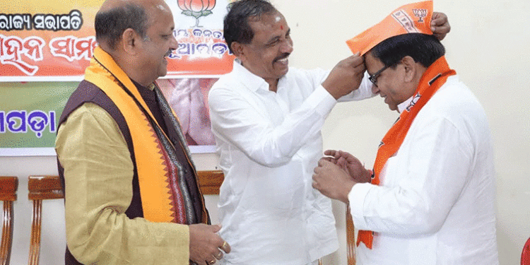 ବିଜେପିରେ ସାମିଲ ହେଲେ ଲମ୍ବୋଦର