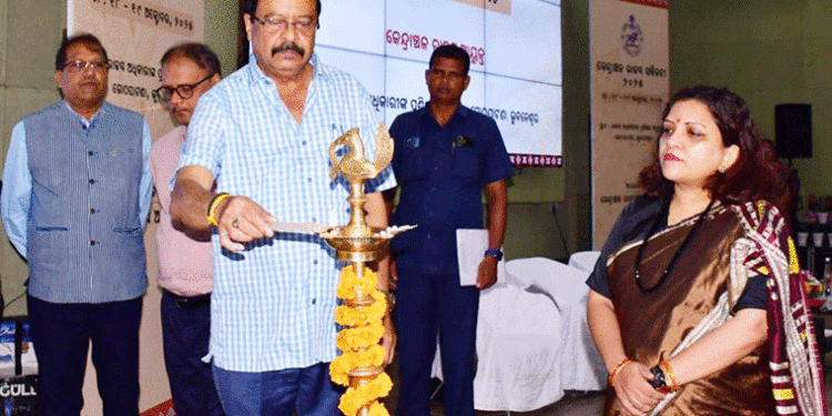 ଦୁଇଦିନିଆ କେନ୍ଦ୍ରାଞ୍ଚଳ ରାଜସ୍ୱ ସମ୍ମିଳନୀ ଉଦଘାଟିତ