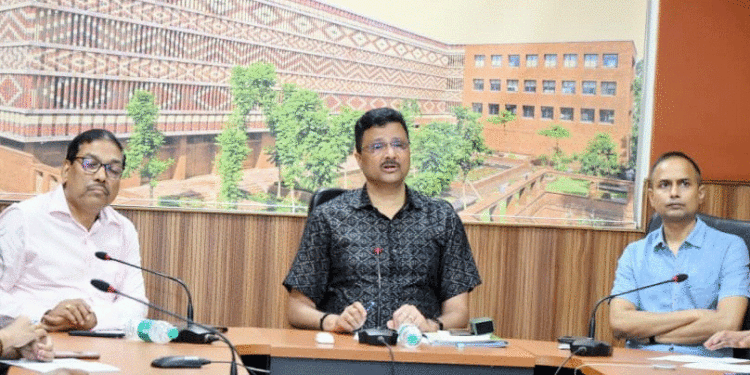 ସମ୍ଭାବ୍ୟ ବାତ୍ୟା “ମୋନ୍ଥା”କୁ ଦୃଷ୍ଟିରେ ରଖି କୃଷି ବିଭାଗର ପ୍ରସ୍ତୁତି ବୈଠକ